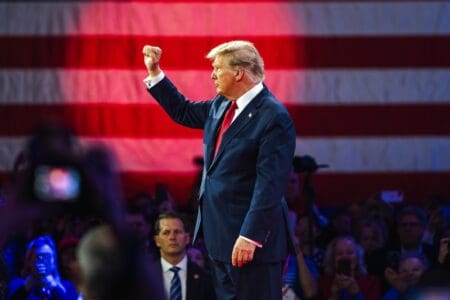 Trump kondigt forse heffingen aan op invoer van chips